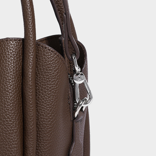 Leah Crossbody Chocolate - Large